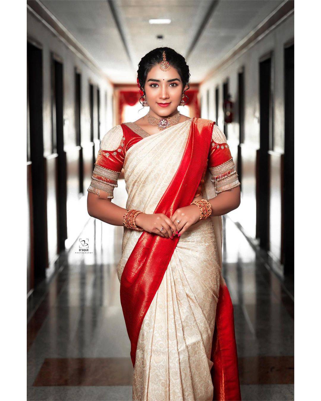 Sreenithi Serial Actress Photos