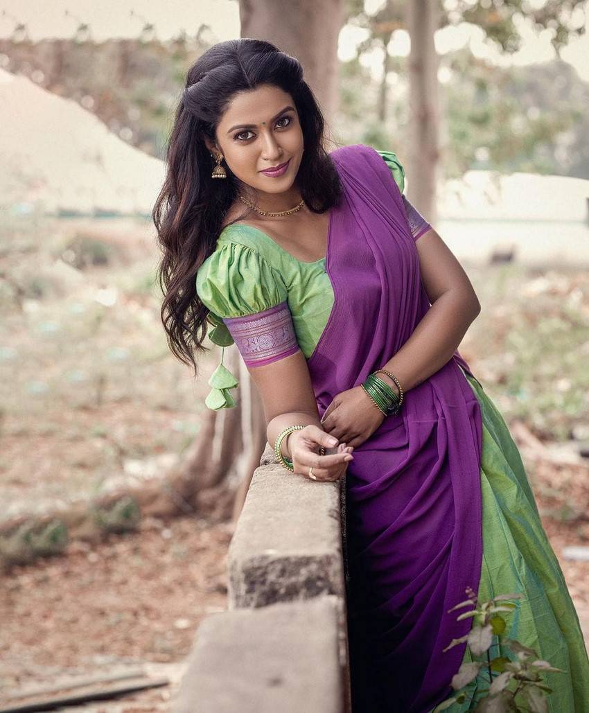 Roshni Haripriyan Actress Photoshoot