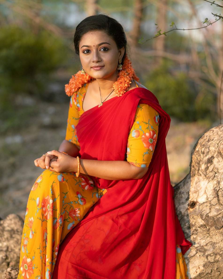 Gomathi Priya Actress Photos
